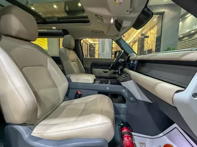 2023 لاند روفر ديفيندر اس اي