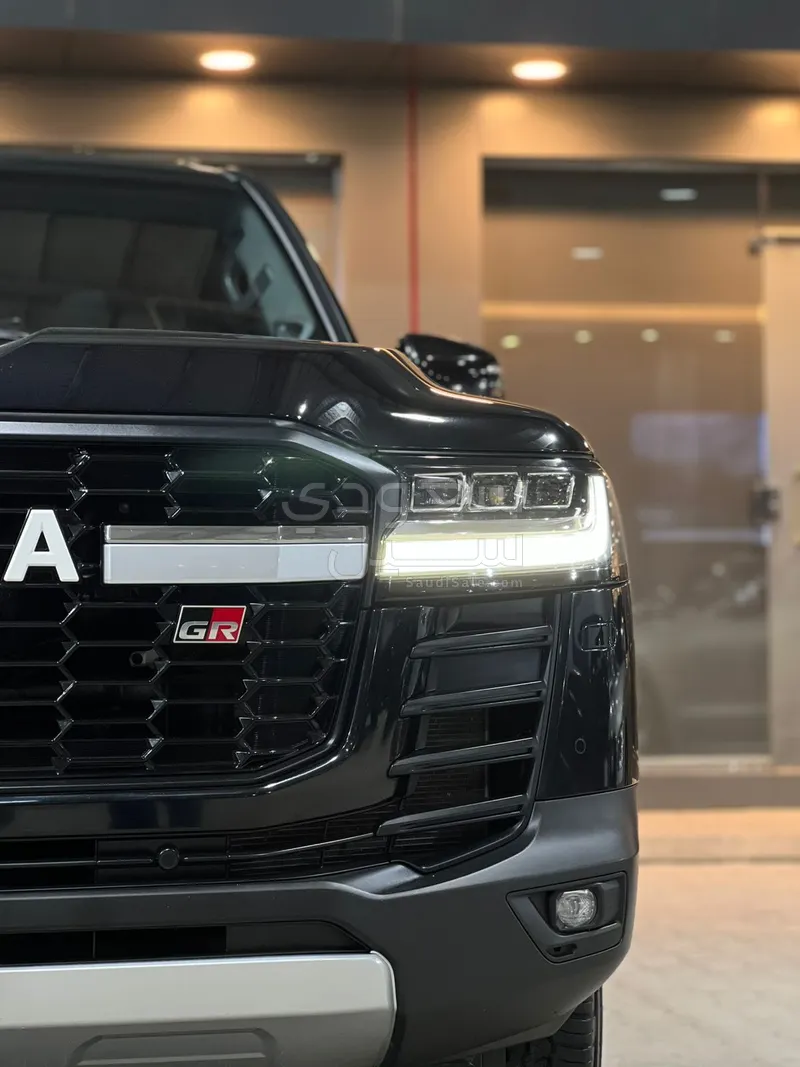2023 تويوتا لاند كروزر جي ار سبورت