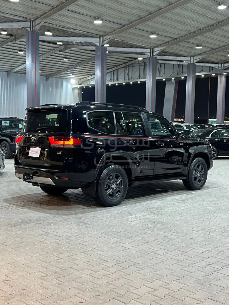 2023 تويوتا لاند كروزر جي ار سبورت