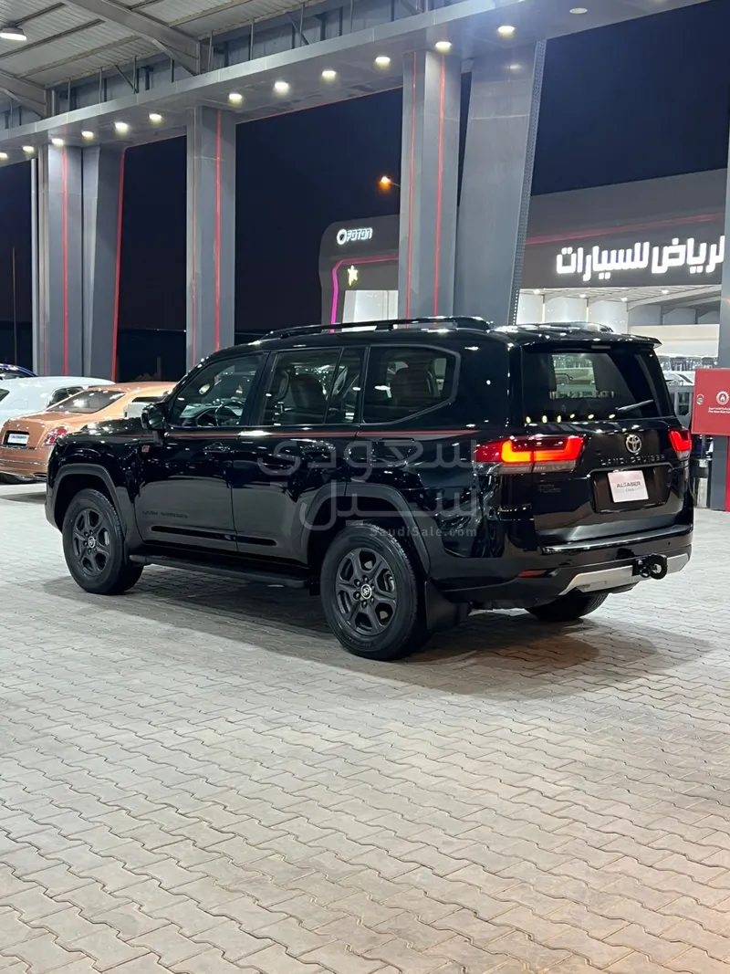 2023 تويوتا لاند كروزر جي ار سبورت