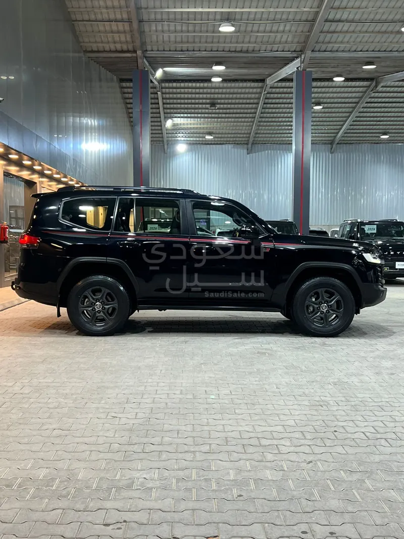 2023 تويوتا لاند كروزر جي ار سبورت