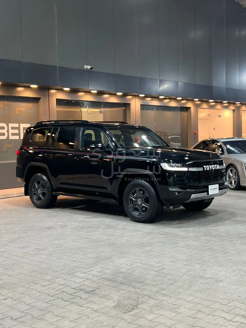 2023 تويوتا لاند كروزر جي ار سبورت