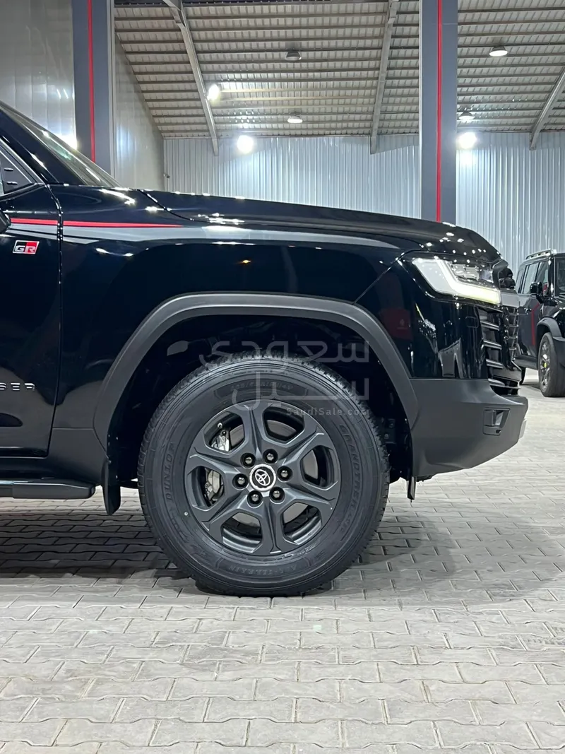 2023 تويوتا لاند كروزر جي ار سبورت