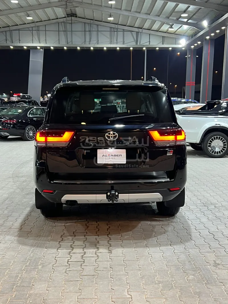 2023 تويوتا لاند كروزر جي ار سبورت