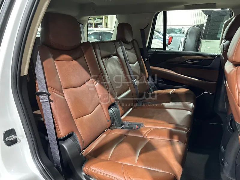 2016 كاديلاك اسكاليد