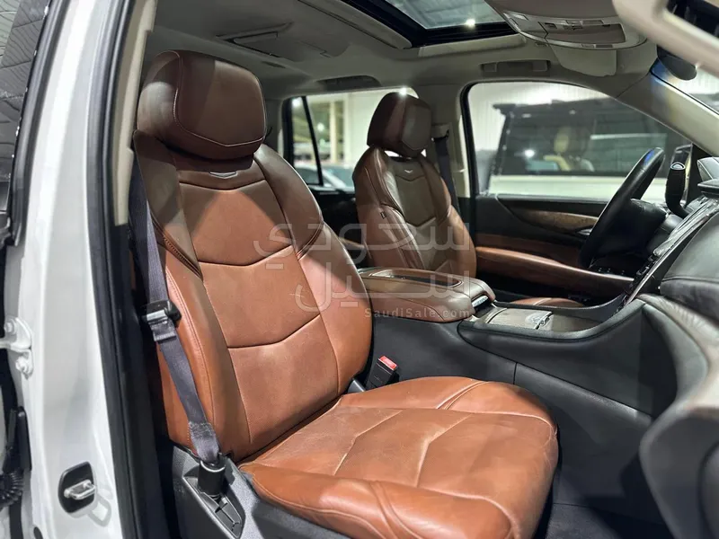 2016 كاديلاك اسكاليد