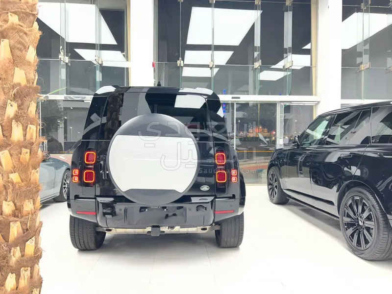 2022 لاند روفر ديفيندر اكس داينمك