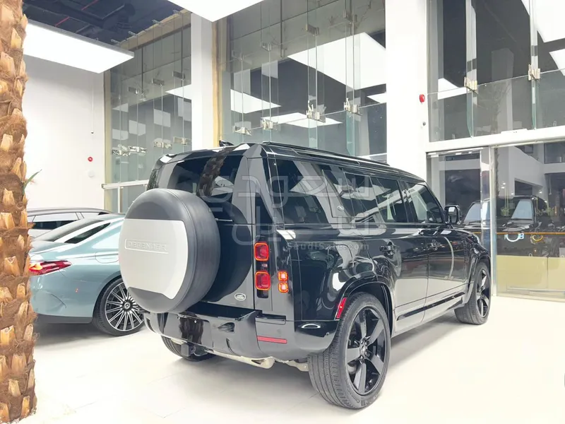 2022 لاند روفر ديفيندر اكس داينمك