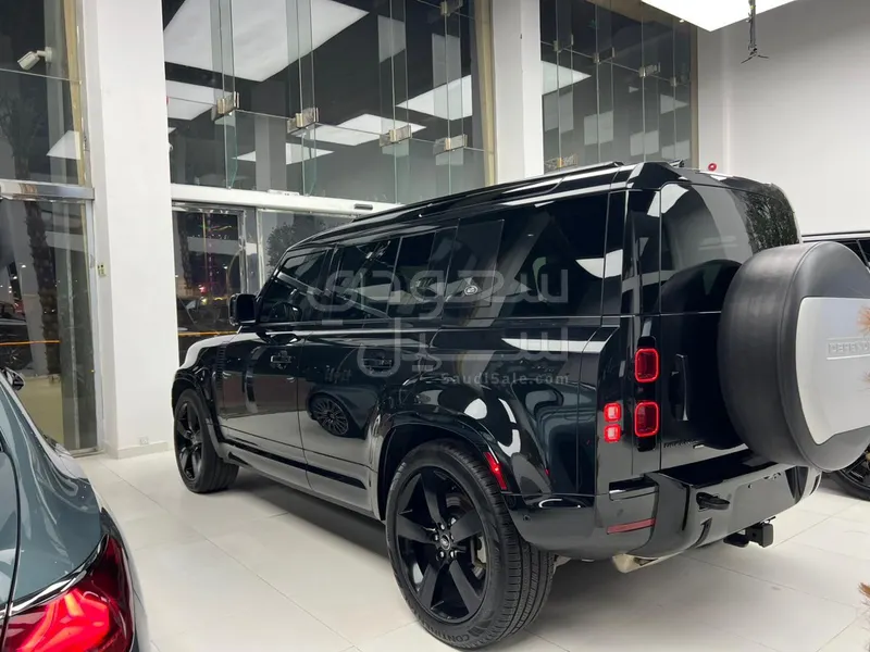 2022 لاند روفر ديفيندر اكس داينمك