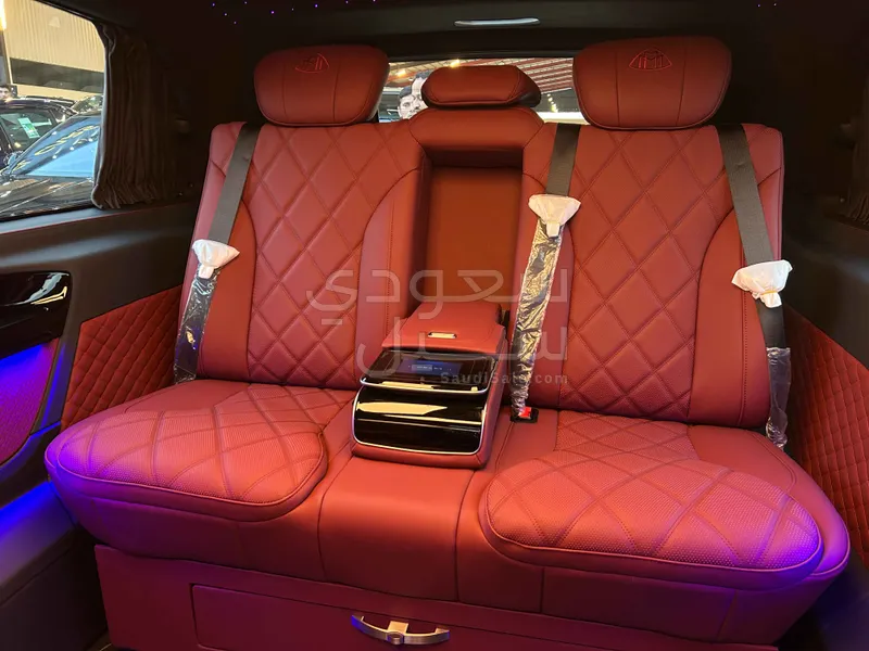 2025 مرسيدس - بنز فيتو