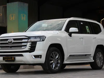 2025 تويوتا لاند كروزر جي اكس ار4