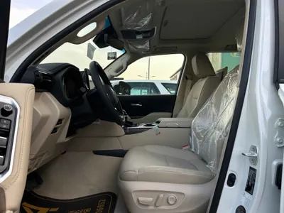 2025 تويوتا لاند كروزر جي اكس ار4