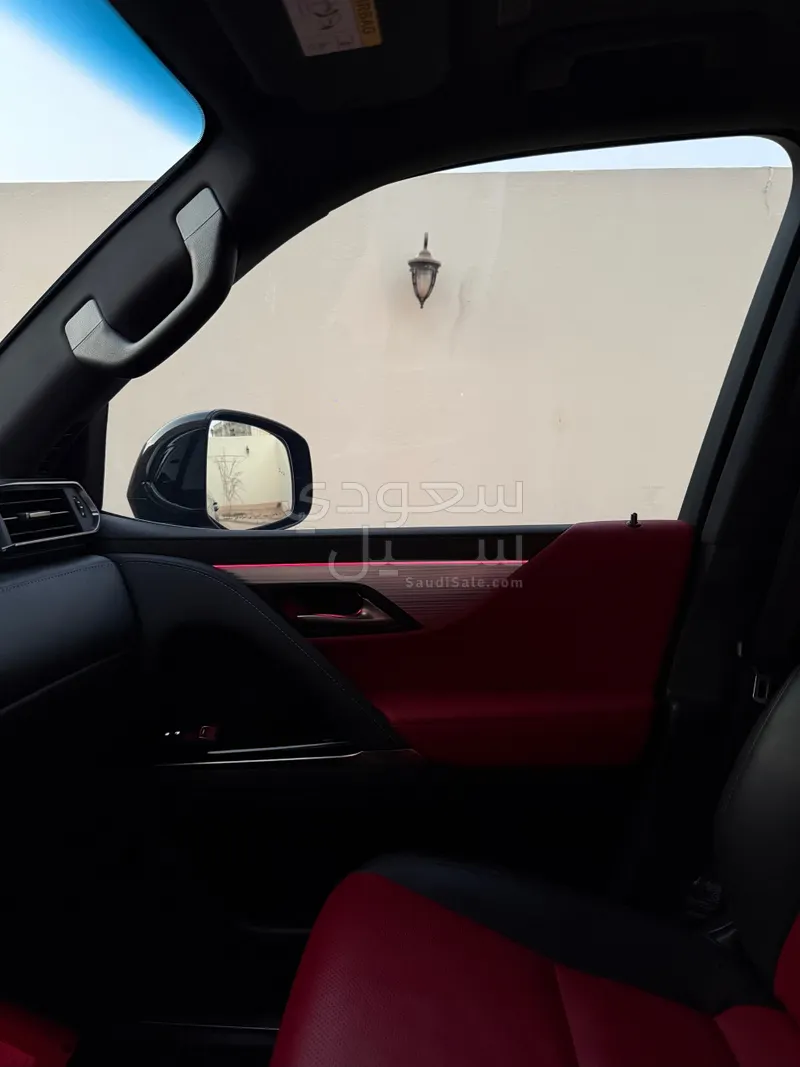 2023 لكزس إل إكس 600 إف