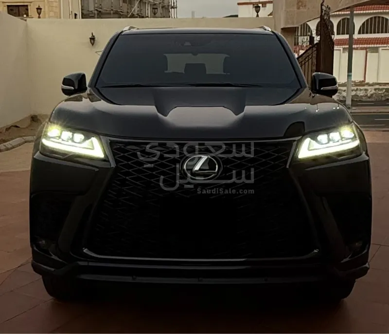 2023 لكزس إل إكس 600 إف