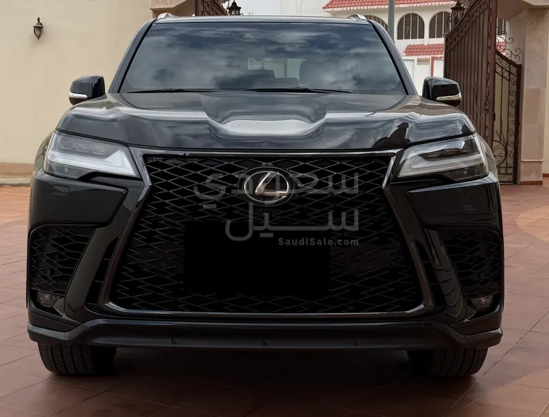 2023 لكزس إل إكس 600 إف