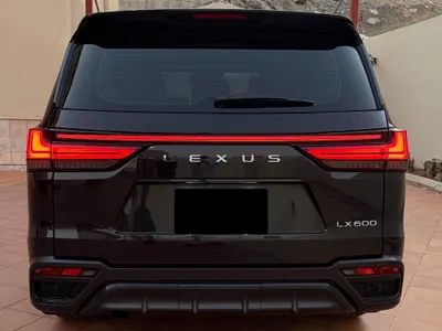 2023 لكزس إل إكس 600 إف