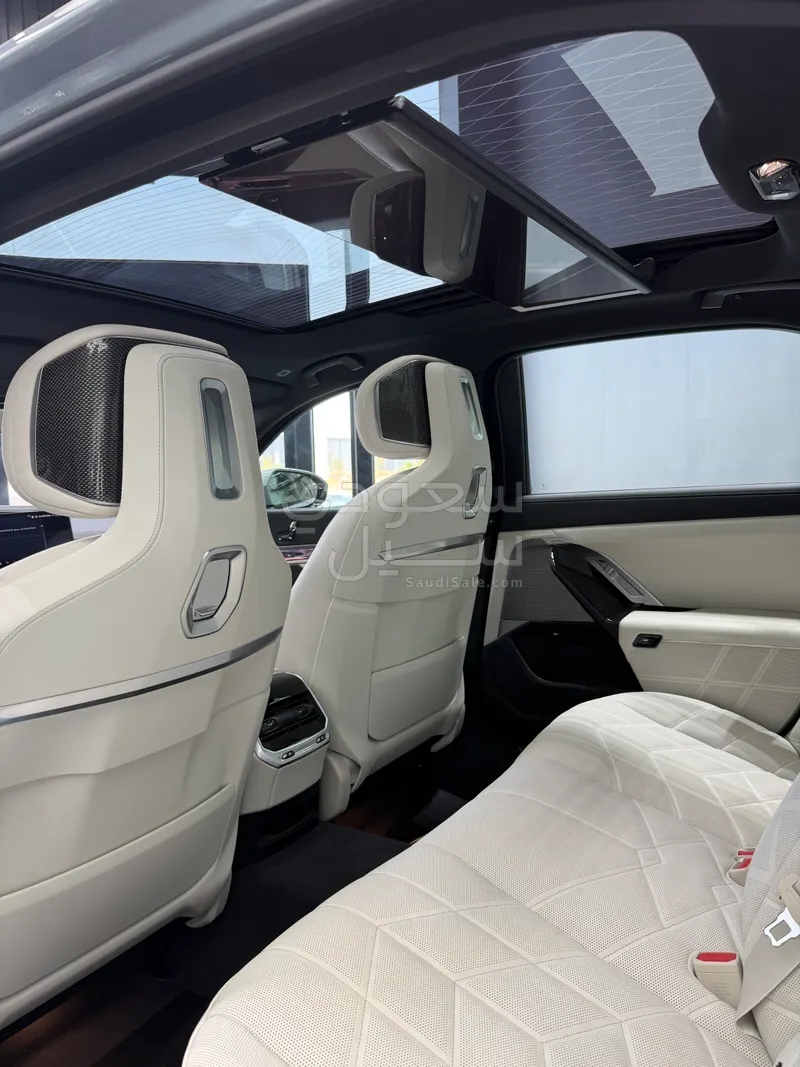 2026 بي ام دبليو الفئة السابعة 735أي