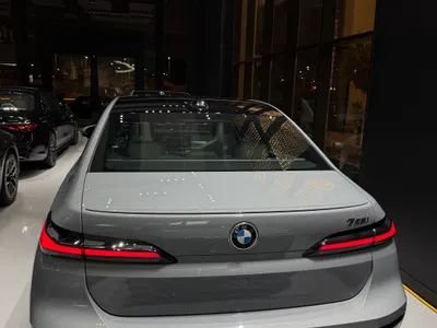 2026 بي ام دبليو الفئة السابعة 735أي