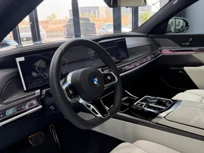 2026 بي ام دبليو الفئة السابعة 735أي