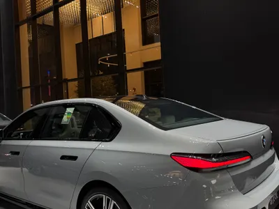 2026 بي ام دبليو الفئة السابعة 735أي