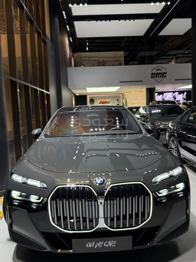 2026 بي ام دبليو الفئة السابعة 735أي