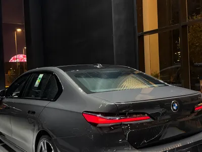 2026 بي ام دبليو الفئة السابعة 735أي