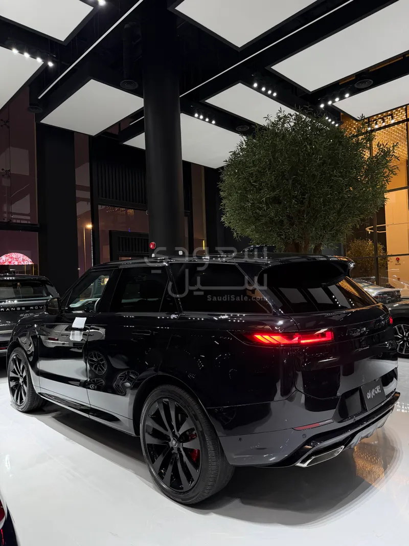 2025 لاند روفر رينج روفر سبورت اتش اس اي