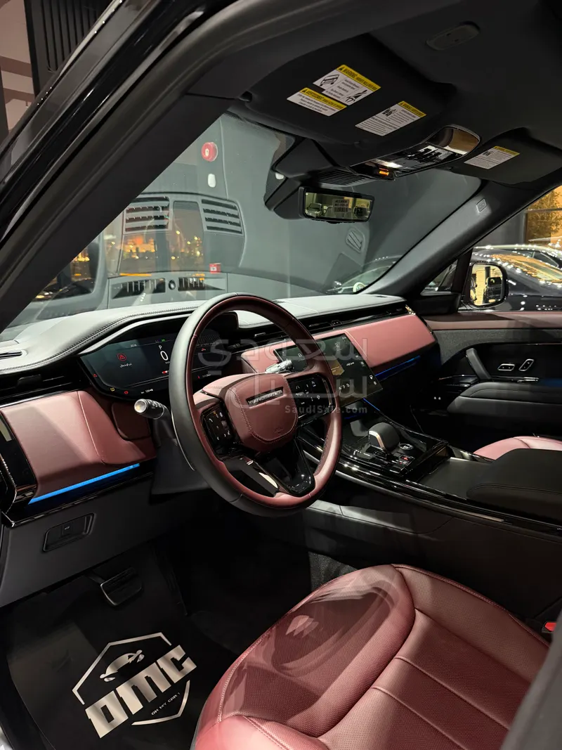 2025 لاند روفر رينج روفر سبورت اتش اس اي