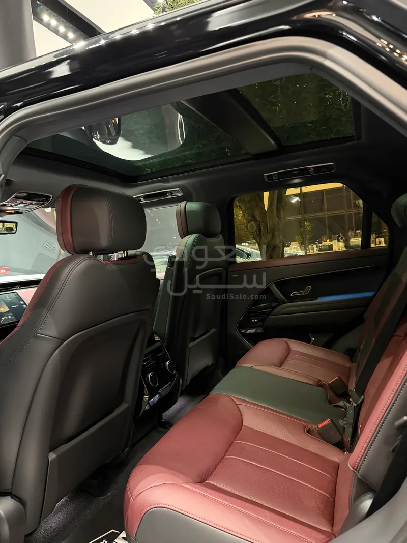 2025 لاند روفر رينج روفر سبورت اتش اس اي