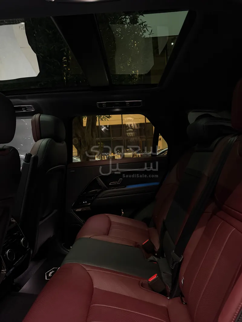 2025 لاند روفر رينج روفر سبورت اتش اس اي