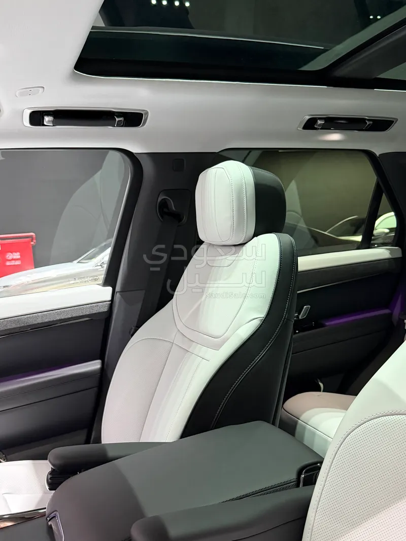 2025 لاند روفر رينج روفر سبورت اتش اس اي