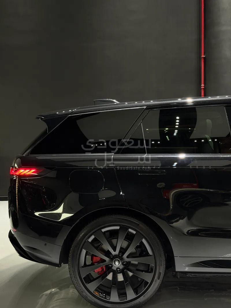 2025 لاند روفر رينج روفر سبورت اتش اس اي