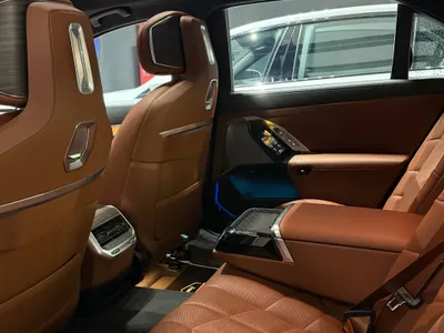 2025 بي ام دبليو الفئة السابعة 735أي