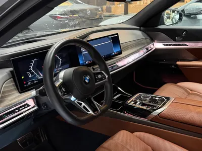 2025 بي ام دبليو الفئة السابعة 735أي