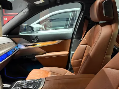 2025 بي ام دبليو الفئة السابعة 735أي