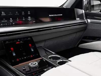 2025 كاديلاك اسكاليد في