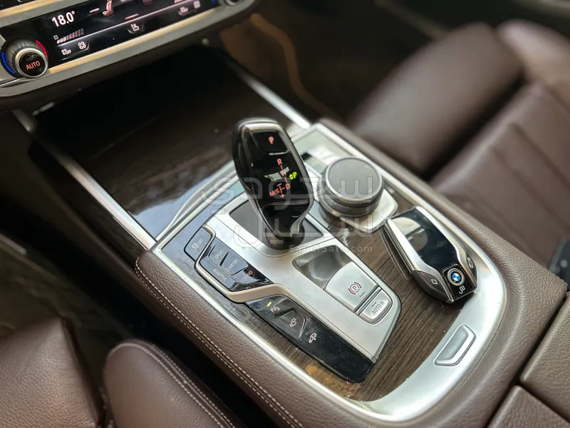 2022 بي ام دبليو الفئة السابعة 730 إل أي