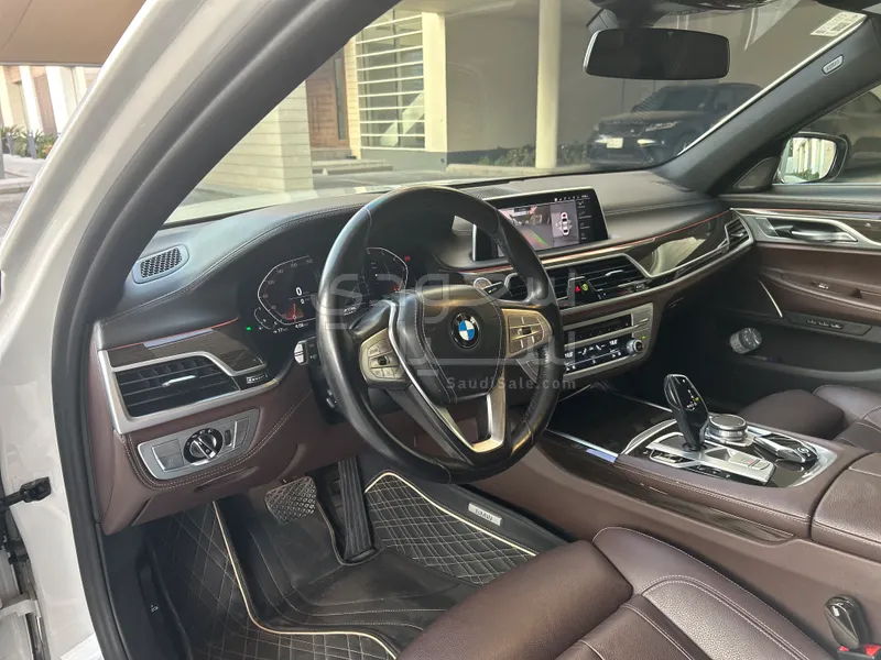 2022 بي ام دبليو الفئة السابعة 730 إل أي