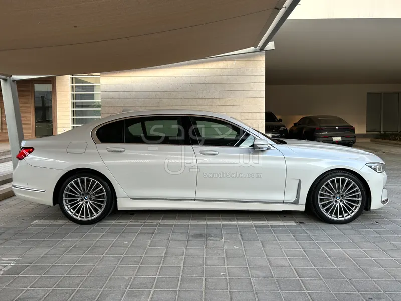 2022 بي ام دبليو الفئة السابعة 730 إل أي