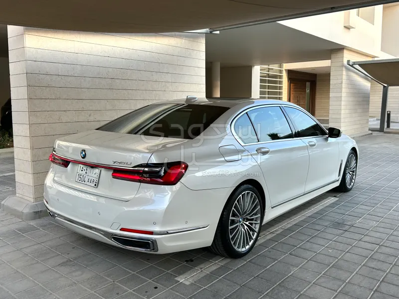 2022 بي ام دبليو الفئة السابعة 730 إل أي