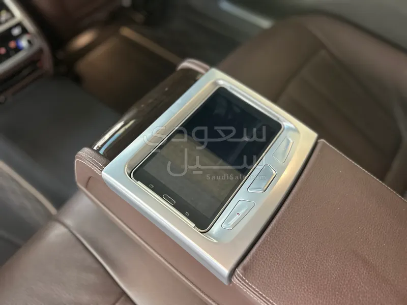 2022 بي ام دبليو الفئة السابعة 730 إل أي