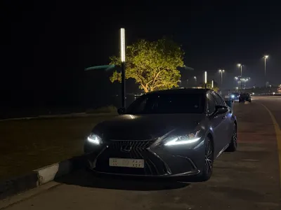 2025 لكزس إي إس 350