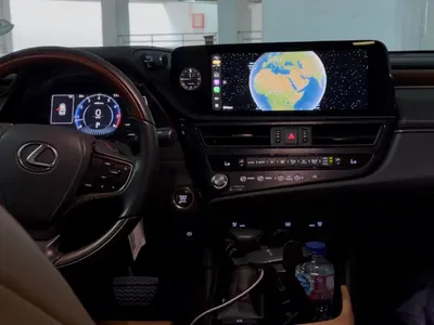 2025 لكزس إي إس 350