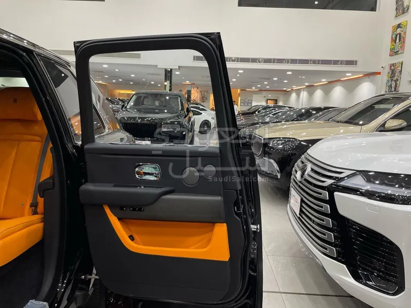 2023 رولز رويس كولينان سلفر بادج