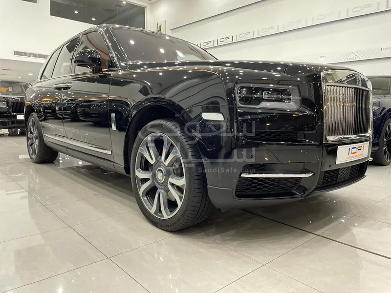 2023 رولز رويس كولينان سلفر بادج