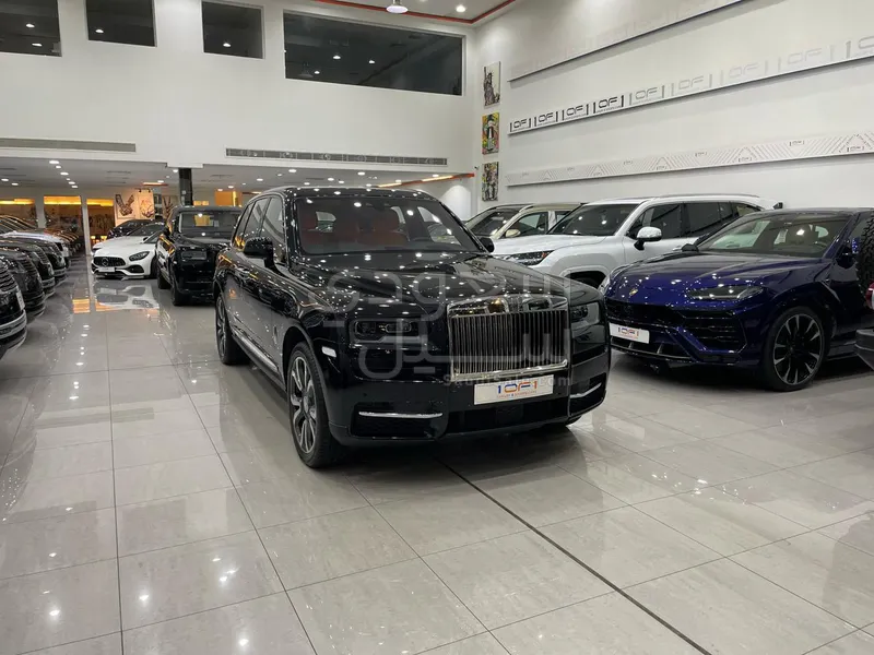 2023 رولز رويس كولينان سلفر بادج