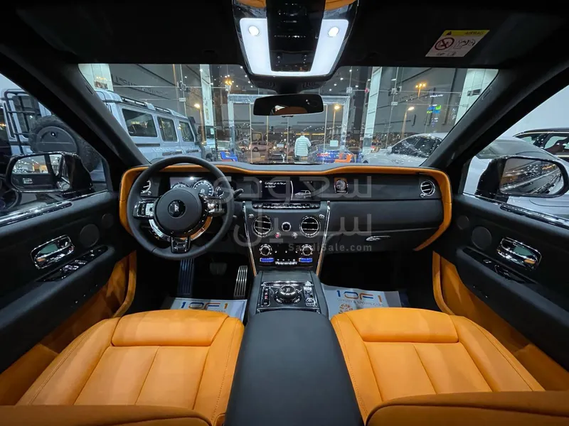 2023 رولز رويس كولينان سلفر بادج