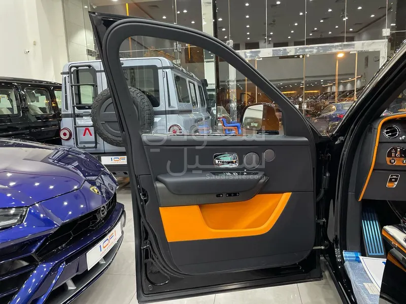 2023 رولز رويس كولينان سلفر بادج