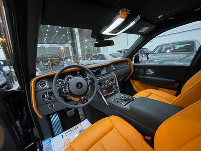 2023 رولز رويس كولينان سلفر بادج