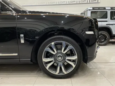 2023 رولز رويس كولينان سلفر بادج